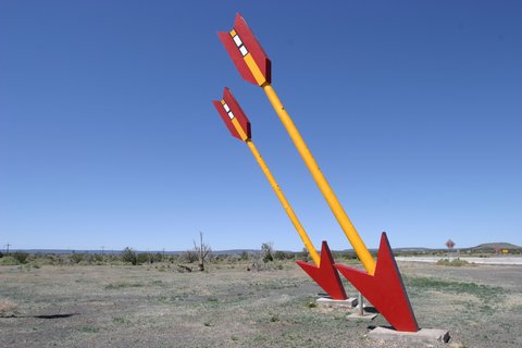 Les flèches géantes de Twin Arrows restaurées (photo CC Flickr/JohnathanLobel)
